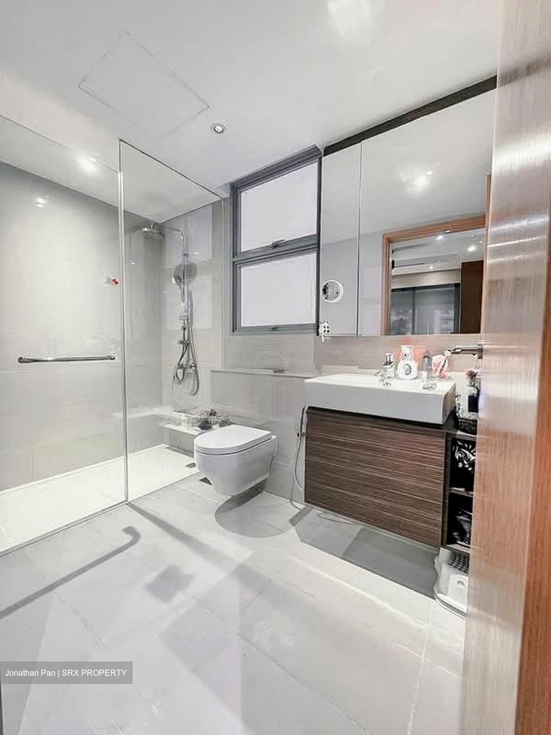 Prive (D19), Condominium #531068021